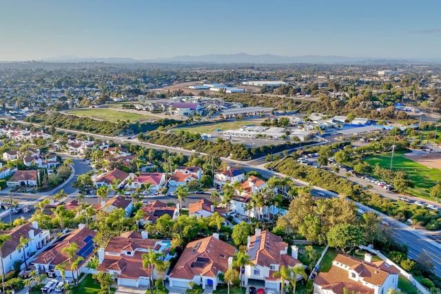 4981 Marin Drive, Oceanside CA: https://media.crmls.org/mediaz/b5eace91-499c-48d9-86d9-f58f76408168.jpg