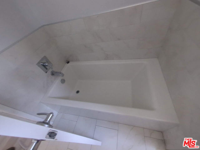 1844 Thayer Avenue, Los Angeles CA: https://media.crmls.org/mediaz/b5eb427b-bc24-4780-bd3f-30c5be1a394e.jpg