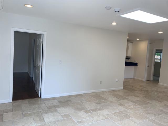 Detail Gallery Image 6 of 18 For 7229 Fay Ave, La Jolla,  CA 92037 - 4 Beds | 2 Baths