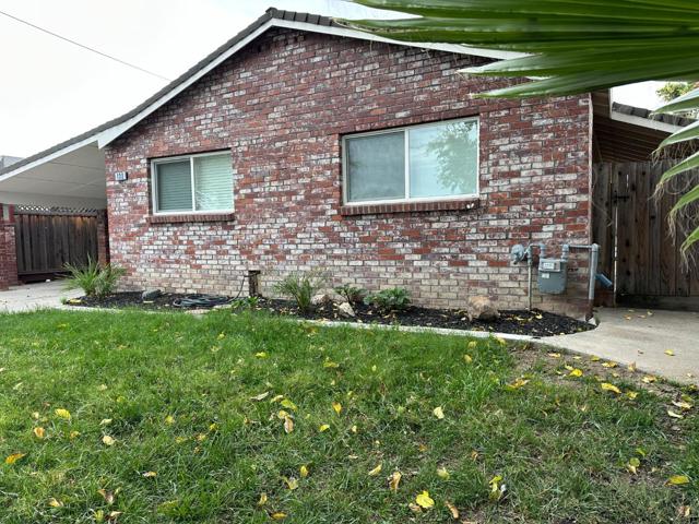 130 E 21st Street, Tracy CA: https://media.crmls.org/mediaz/b5ec41ca-5cab-4b85-8139-941f8cfafe42.jpg