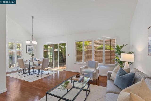 1911 Morse St, Santa Clara CA: https://media.crmls.org/mediaz/b5ecac67-b5a7-4012-9011-d31786b2d27e.jpg