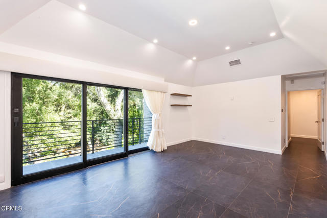 Detail Gallery Image 9 of 74 For 7572 Mcgroarty Ter, Tujunga,  CA 91042 - 6 Beds | 6 Baths
