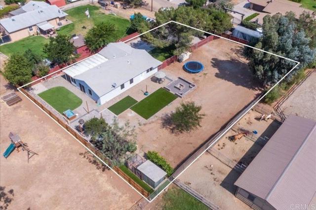 1758 El Cajon Lane, Ramona CA: https://media.crmls.org/mediaz/b5ed4839-09a6-4d3b-af0a-9237b6f74941.jpg