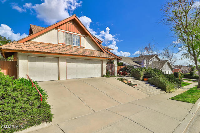5260 Edgeware Drive, Calabasas CA: https://media.crmls.org/mediaz/b5ee574e-75e2-407c-a0d5-a324760a0449.jpg