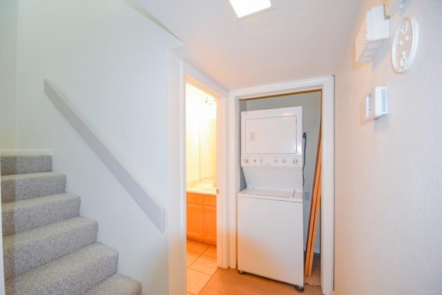 2170 Alpine Glen Pl., Alpine CA: https://media.crmls.org/mediaz/b5f059f0-318e-41a8-a997-14a00e4cabda.jpg