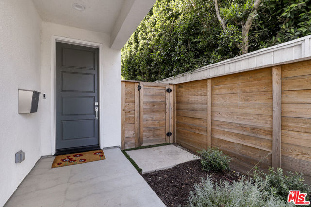 1741 S S Marvin Ave, Los Angeles CA: https://media.crmls.org/mediaz/b5f09246-d692-45be-8ed8-ac7db288776b.jpg