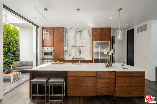 128 S Almont Drive, Los Angeles CA: https://media.crmls.org/mediaz/b5f15bd2-9fe6-49d2-8bdf-bafc495c41b8.jpg