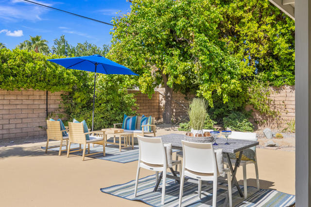 1423 N Avenida Caballeros, Palm Springs, CA 92262