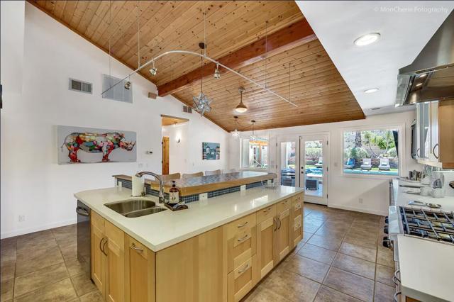 73117 Haystack Road, Palm Desert CA: https://media.crmls.org/mediaz/b5f2f2fa-88bd-4b80-8d73-3493622d3ad4.jpg