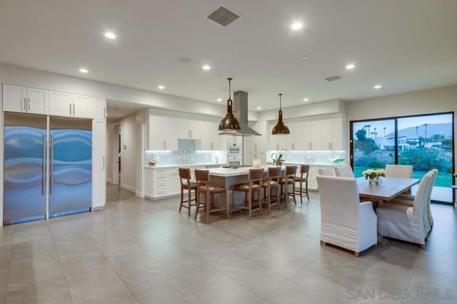 2885 Gate Three Place, Chula Vista CA: https://media.crmls.org/mediaz/b5f3cbb5-6a39-42a6-85f7-8261be62a90e.jpg