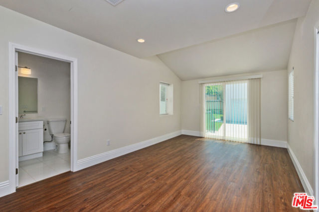 1288 N HILL Avenue, Pasadena CA: https://media.crmls.org/mediaz/b5f40225-34c7-403b-aa34-12d86f774872.jpg