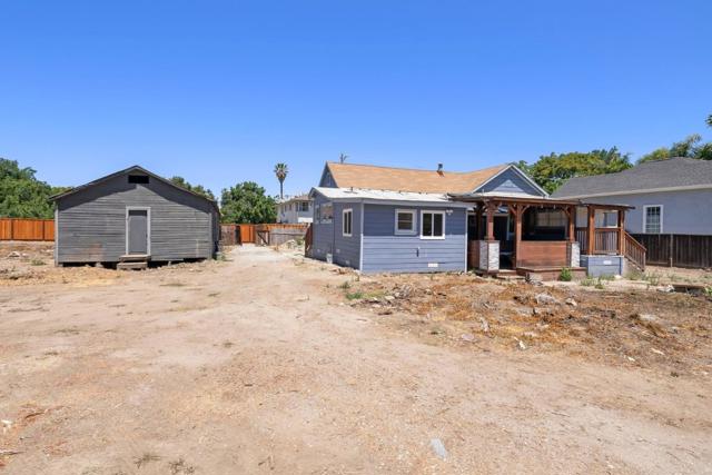 850 Calhoun Street, San Jose CA: https://media.crmls.org/mediaz/b5f43650-8933-4354-b3af-b5049f22857f.jpg