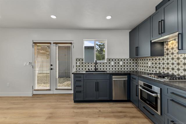 3195 Juniper St, San Diego CA: https://media.crmls.org/mediaz/b5f44ead-ba49-4125-af77-a519dfcc9a20.jpg