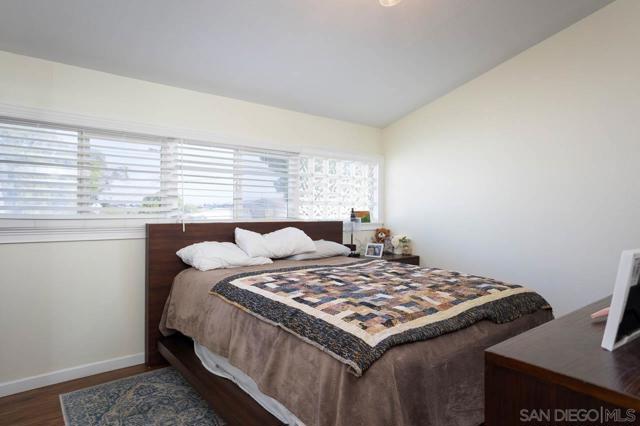 2597 Melbourne Dr, San Diego CA: https://media.crmls.org/mediaz/b5f4ea63-3ccb-4682-97bf-440285fae16d.jpg