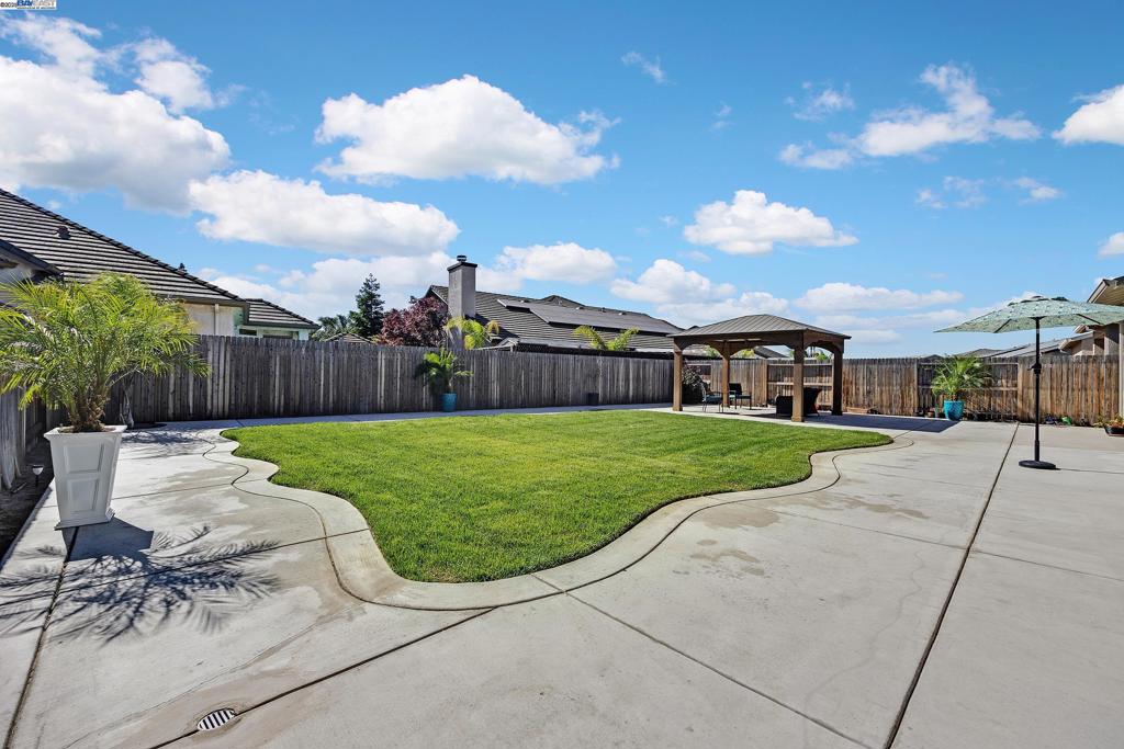 1482 Crimson Lane