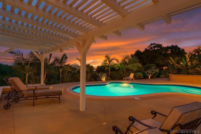 732 Hamilton Lane, Fallbrook CA: https://media.crmls.org/mediaz/b5f56582-8281-4d00-bf91-2639acdf264b.jpg