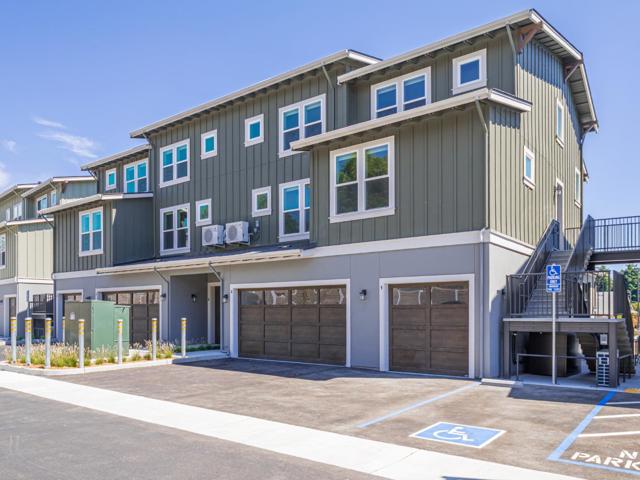 121 Aptos Village Way, Aptos CA: https://media.crmls.org/mediaz/b5f644b9-221d-4279-b929-245b47b5ac67.jpg