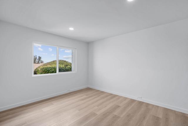 2143 Caminito San Martin, La Jolla CA: https://media.crmls.org/mediaz/b5f6a766-25e2-4c70-b931-b5dc64671fc3.jpg