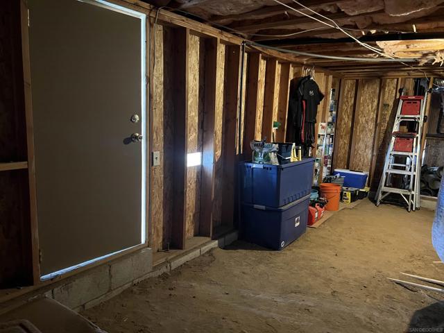 1712 Horizon Heights Cir, El Cajon CA: https://media.crmls.org/mediaz/b5f706a2-d254-4a70-b42f-943cc9e11bca.jpg