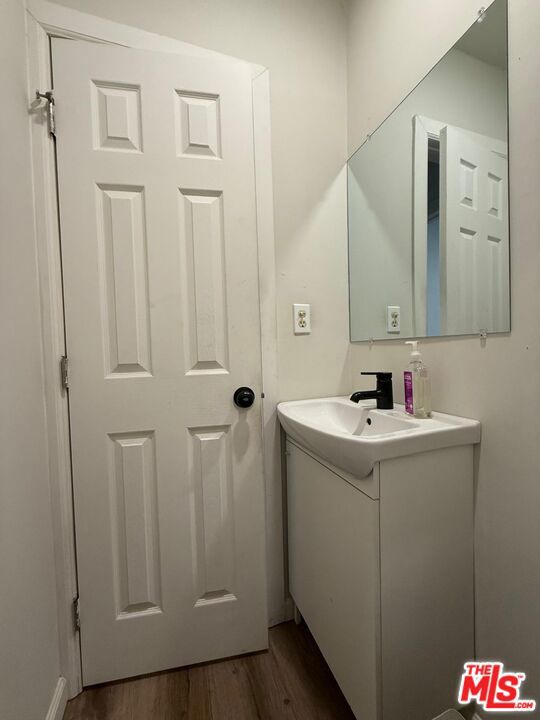 6520 Valmont Street, Tujunga CA: https://media.crmls.org/mediaz/b5f711e3-0f35-4518-8213-56d3ddf507d5.jpg