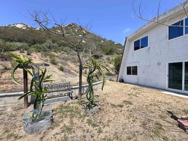 2956 La Cresta Road, El Cajon CA: https://media.crmls.org/mediaz/b5f752c5-8e80-4e23-92e2-58f258945a1c.jpg