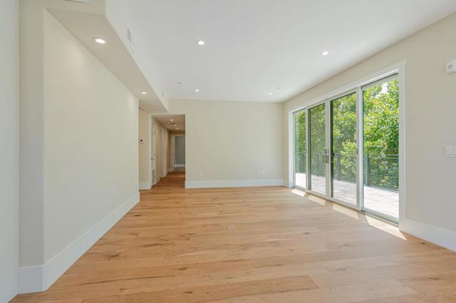 1667 San Carlos Avenue, San Carlos CA: https://media.crmls.org/mediaz/b5f75884-7cf3-4354-97f5-8b09308f7a46.jpg