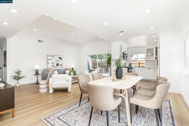 1400 Granada St, Vallejo CA: https://media.crmls.org/mediaz/b5f78890-44d9-4da0-b9b7-902f9fb52c46.jpg