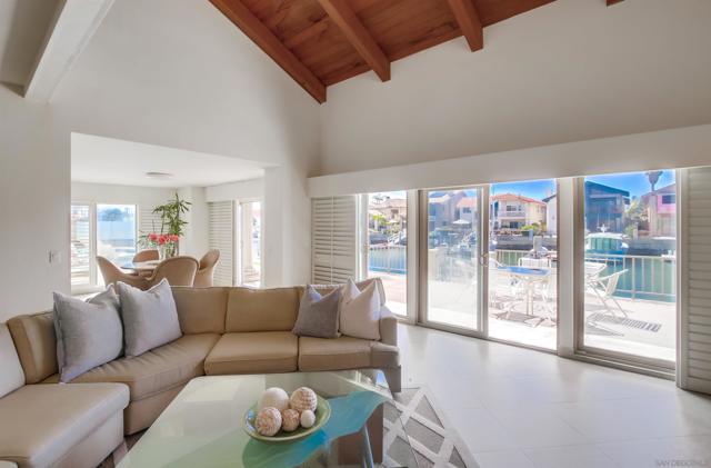 6 Buccaneer Way, Coronado CA: https://media.crmls.org/mediaz/b5f7a7c1-2c3b-4613-b18e-bb34eb523768.jpg
