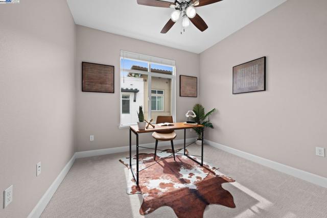 5223 S Esprit Loop, Dublin CA: https://media.crmls.org/mediaz/b5f7b9d5-d24b-49e1-a0c9-ef2a1583e8fe.jpg