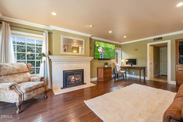 22671 Cheryl Way, Lake Forest CA: https://media.crmls.org/mediaz/b5f7cdfa-bea0-43c9-95c0-a0713d862062.jpg