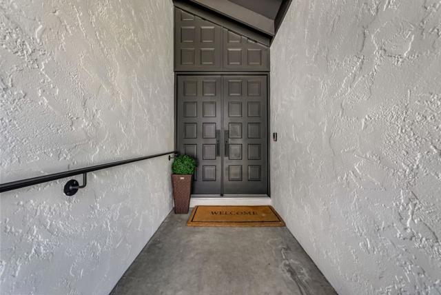 6 Whitecliff Court, San Mateo CA: https://media.crmls.org/mediaz/b5f81851-ca40-4a32-9866-0bd51ed0b528.jpg