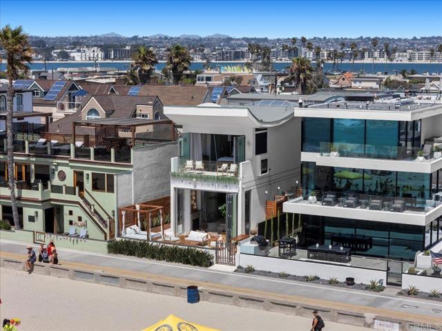 Detail Gallery Image 49 of 57 For 3709 Ocean Front Walk, San Diego,  CA 92109 - 3 Beds | 3/1 Baths