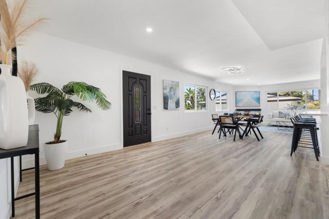 2537 Davis Ave, Carlsbad CA: https://media.crmls.org/mediaz/b5f84de9-8d28-48f3-a7f1-9a621053186b.jpg