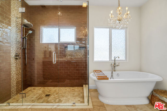 1042 S Stanley Avenue, Los Angeles CA: https://media.crmls.org/mediaz/b5f8b007-6667-40d1-9a1c-fee11b71b731.jpg