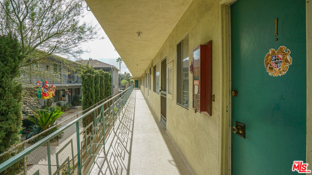 214 E Chevy Chase DriveGlendale img 10