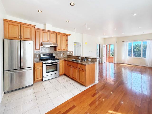 112 Congdon Street, San Francisco CA: https://media.crmls.org/mediaz/b5f945b6-e389-4fa1-abc4-91f23cd897b9.jpg