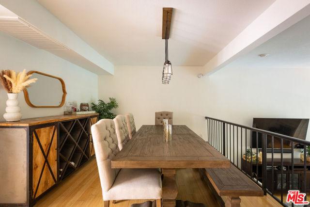 12831 Moorpark Street, 14 photo 7