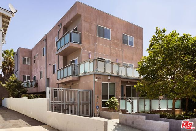 8513 Cashio Street, Los Angeles CA: https://media.crmls.org/mediaz/b5f9af7f-6ea1-41d8-93dc-78ab8aa284b3.jpg