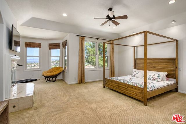 3458 Malaga Court, Calabasas CA: https://media.crmls.org/mediaz/b5f9daf2-bbc3-4ec2-ad5f-94cc25ca9432.jpg