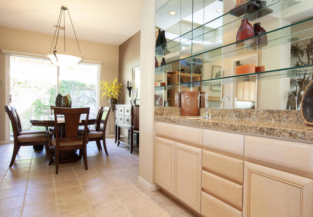 48145 Paso Tiempo Lane, La Quinta CA: https://media.crmls.org/mediaz/b5fa3bb0-cf2c-4149-9480-e117ab353034.jpg