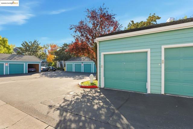 316 Dursey DR, Pinole CA: https://media.crmls.org/mediaz/b5fa4a7a-8785-4ed0-a225-0158f5f909ea.jpg