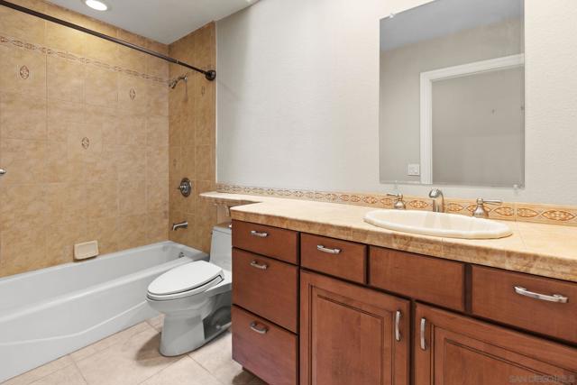 16345 Bassett Ct, Ramona CA: https://media.crmls.org/mediaz/b5fac419-a9ad-4559-a1a7-49036297f1d8.jpg