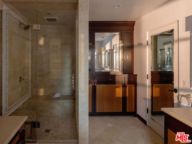 2 Eucalyptus Lane, Rolling Hills CA: https://media.crmls.org/mediaz/b5fac81b-d65e-41c2-a9a8-ee9e02232660.jpg