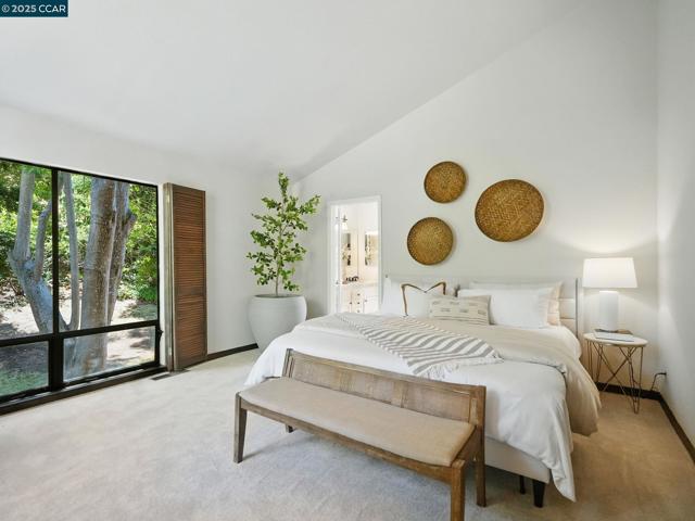 66 Ambleside Court, Danville CA: https://media.crmls.org/mediaz/b5fb1fda-e4ef-401d-9f30-7ca970ce37ab.jpg
