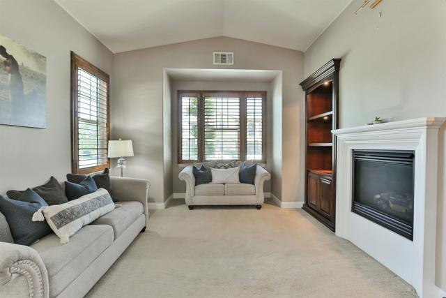 1932 Corte Cantanta, Chula Vista CA: https://media.crmls.org/mediaz/b5fb6c92-65be-43b0-81c0-75087d35d2da.jpg