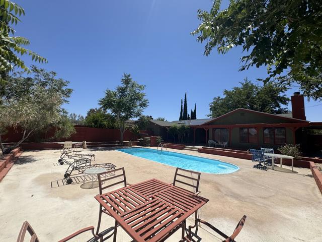 7585 Joshua Lane, Yucca Valley CA: https://media.crmls.org/mediaz/b5fc44b4-e55c-4b98-b22d-9080b41ef353.jpg
