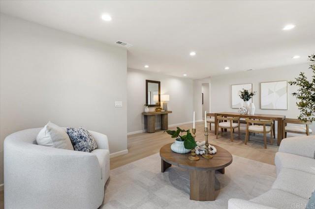 7911 Terraza Disoma, Carlsbad CA: https://media.crmls.org/mediaz/b5fc4be1-4b03-427f-8cc1-127865a198d5.jpg