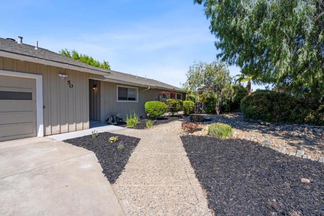 50 Florence Court, Hollister CA: https://media.crmls.org/mediaz/b5fc56d8-8fa8-498f-b603-a9c598bea45e.jpg