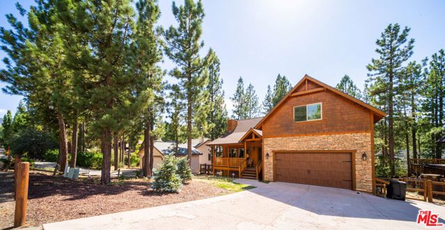 919 Mcalister Road, Big Bear City CA: https://media.crmls.org/mediaz/b5fd043d-c098-46aa-a8e0-bd037e9d4993.jpg