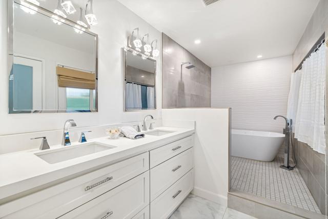 76140 Fairway Drive, Indian Wells CA: https://media.crmls.org/mediaz/b5fd1dd2-16ce-4d67-99a0-999866d1d792.jpg